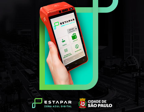 Seja um PDV na Nova Zona Azul de São Paulo Mão segurando uma maquininha de cartão de crédito vermelha, com a tela do sistema de PDVs de comércios para a Estapar Nova Zona Azul da cidade de São Paulo